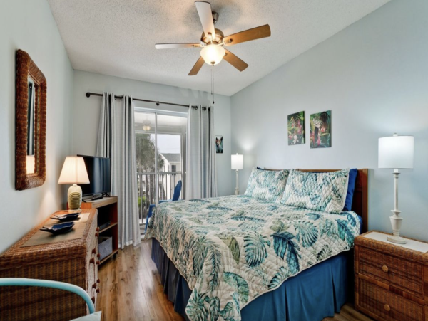 Holmes Beach 2 Bedroom Beach Front Vacation Rental Sleeps 4